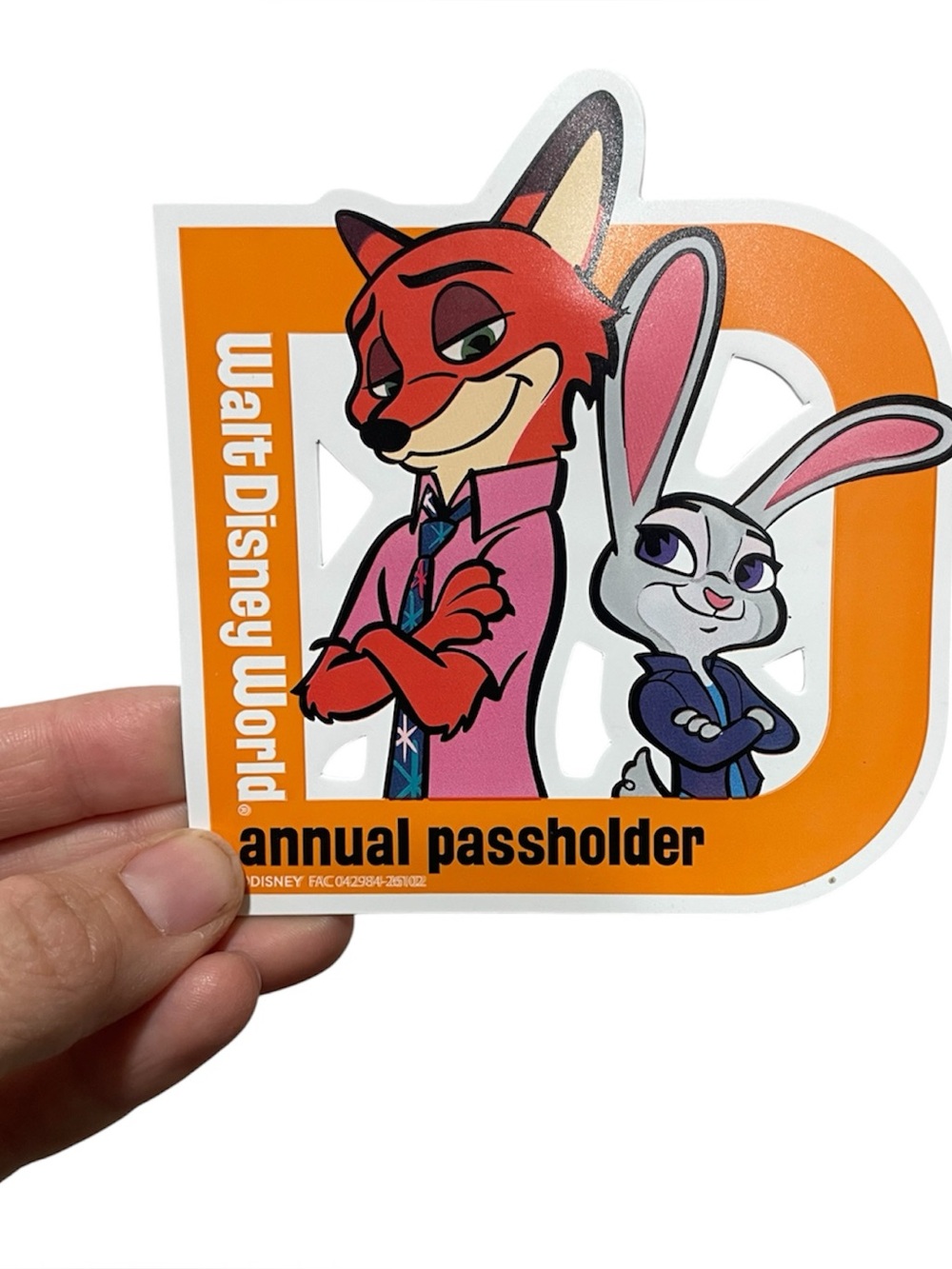 Walt Disney World Annual Passholder magnet zootopia (used)